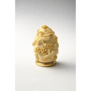 Franklin Mint Vintage Tesori Porcelain Egg Collector's (1990) Office Paperweight